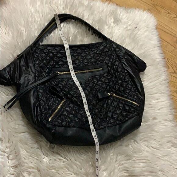 SONDRA‎ ROBERTS SQUARED QUILTED BLACK BAG - Picture 6 of 10